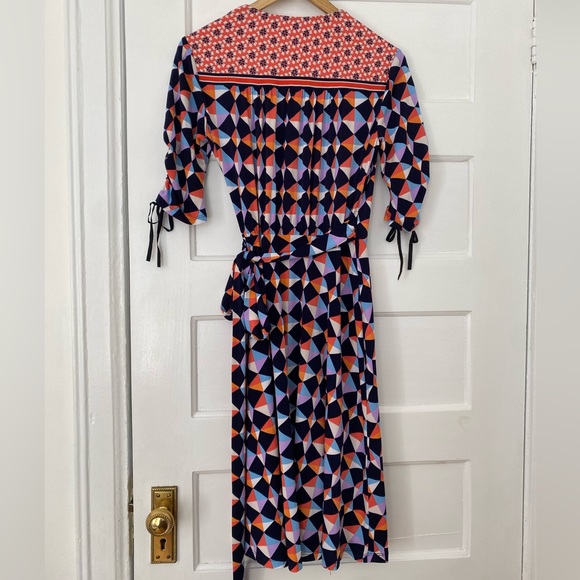 Donna Morgan geometric flattering wrap dress - Picture 3 of 7